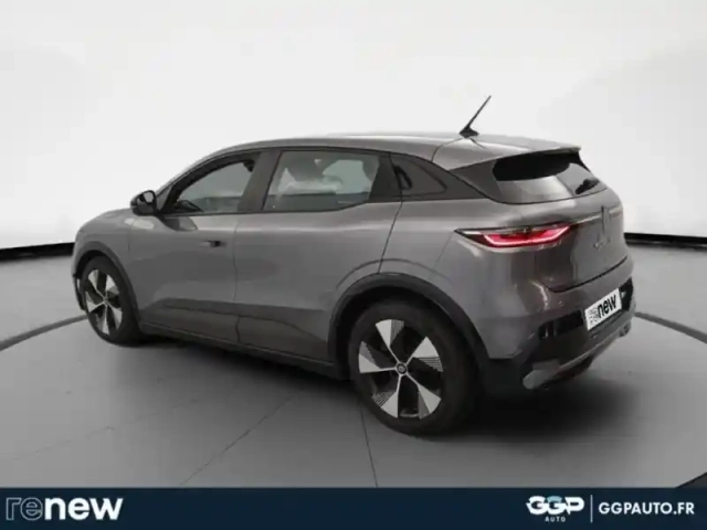 Renault Megane e-tech electric ev60 220ch equilibre optimum charge — photo 3