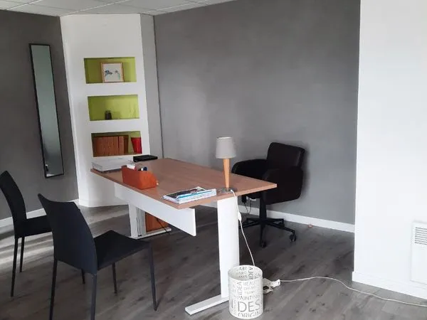 Loue local commercial à 10mn du centre d'Angers