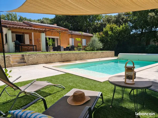 Propriété avec piscine et deux T2 indépendants loués - Saumane-de-Vaucluse