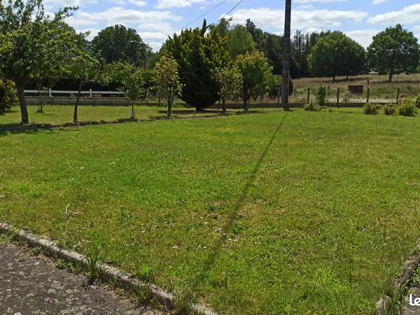 Terrain constructible 642m² hors lotissement