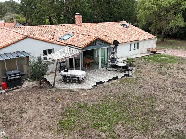 Longère 7 pièces 153 m²