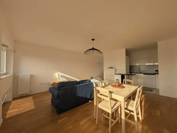 Nantes, bords de Loire : T5 meublé de 82 m², vue Loire, DPE A