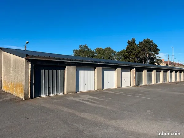 GARAGE DE 13 m² À VENDRE - RENTABILITÉ LOCATIVE DE 7 % - 14 500