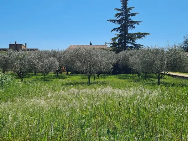 Terrain 900 m²