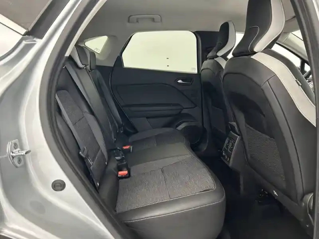Renault Captur e-tech plug-in 160 - 21 — photo 25
