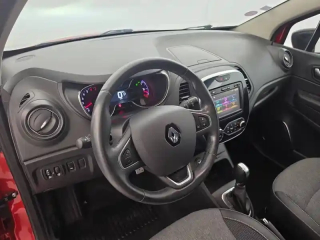 Renault Captur tce 120 energy edc — photo 33
