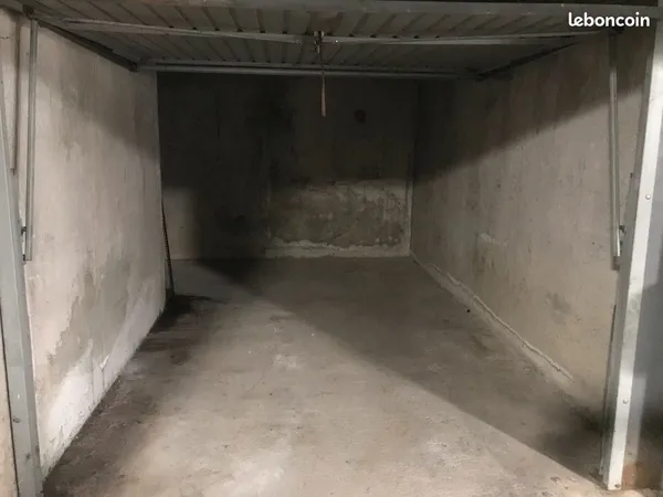 À VENDRE : Box fermé sécurisé 18 m² - Montpellier (Zone Facultés)