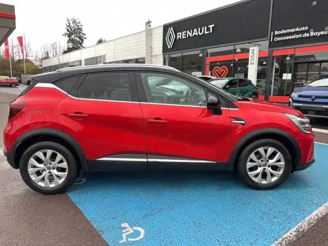 Renault Captur blue dci 115 edc — photo 6
