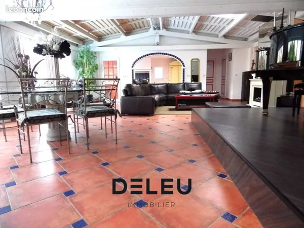 Maison 7 pièces 220 m²