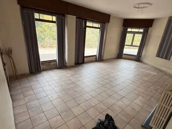 Location espace d'habitation / stockage / commercial