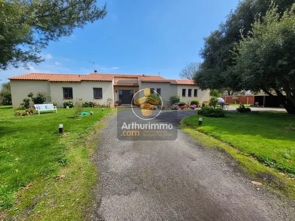 Maison avec Piscine à Machecoul-Saint-Même