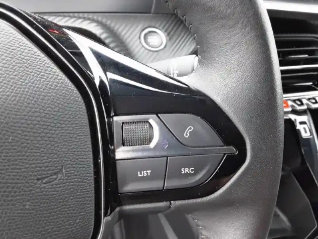 Peugeot 208 electrique 50 kwh 136ch — photo 26