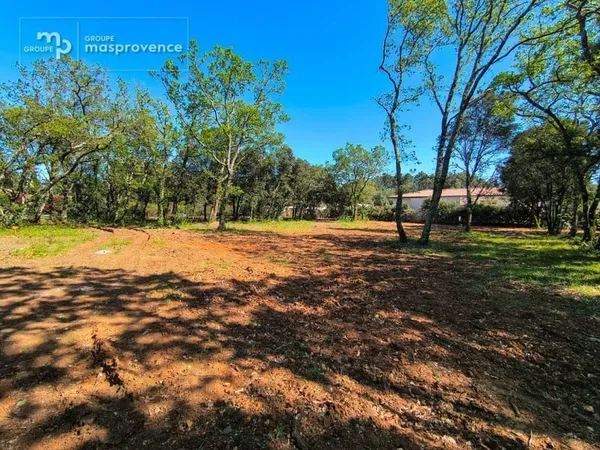 Terrain à bâtir de 935 m² à SAINT-SIFFRET (30)