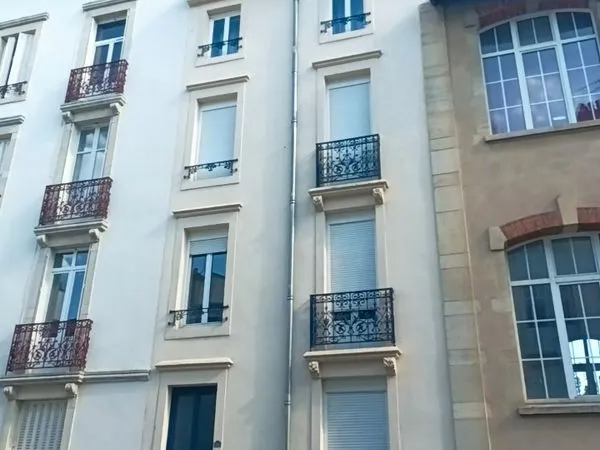 Apparemment 3 pièces proche gare