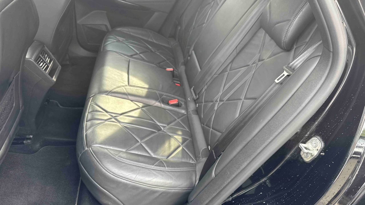 DS7 Crossback Hybride E-Tense 300 EAT8 4x4 — photo 18