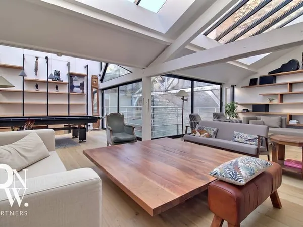 Loft 5 pièces 314 m²