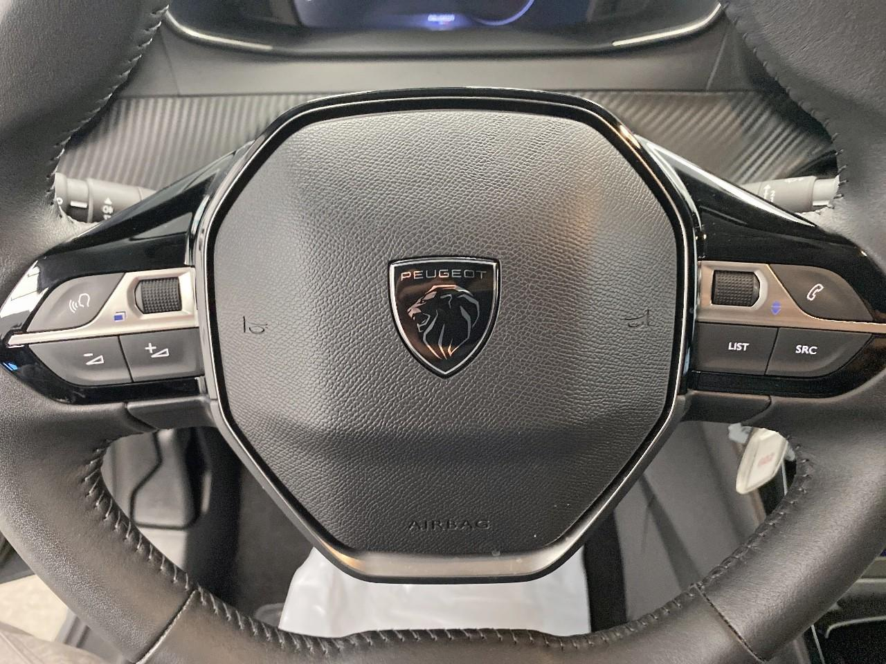 Peugeot 208 100 s&s bvm6 allure — photo 17