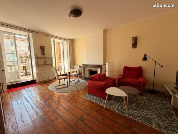 Studio 1 pièce 66 m²
