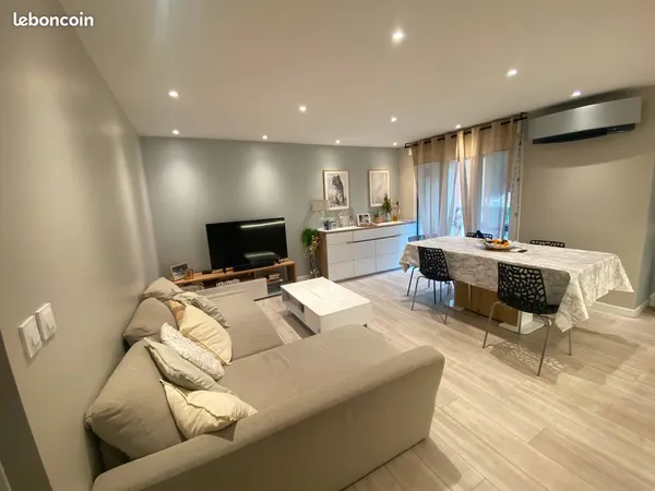 Appartement T3 traversant rénové à neuf - Vue piscine & Garage