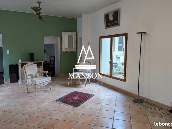 Maison 8 pièces 205 m²