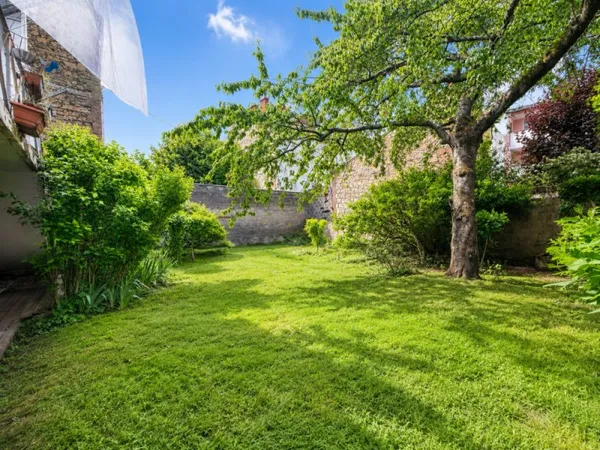 IDEAL INVESTISSEURS - IMMEUBLE DE RAPPORT DE 2 LOGEMENTS DIVISIBLES / CHATEAUCREUX-PROX. CENTRE VILL