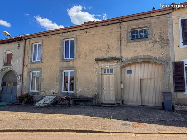 Maison vosgienne de caractère avec gîtes - 150 m² - Terrain de 1 876 m² - Damblain
