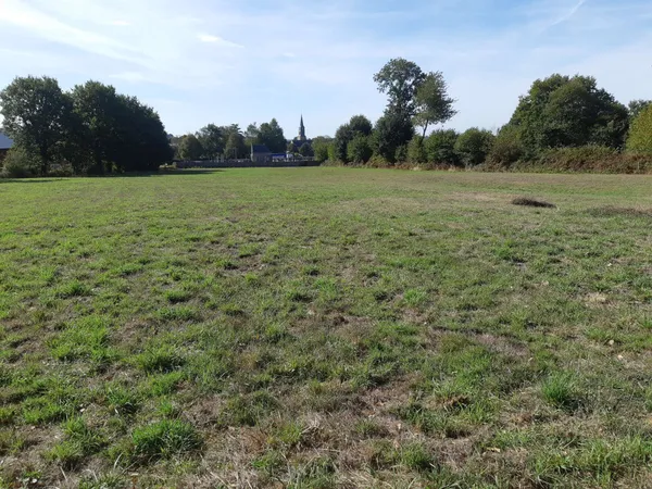 Terrain 9400 m²