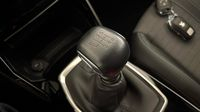 Peugeot 2008 1.2 PureTech 130ch S&S Allure Pack — photo 27