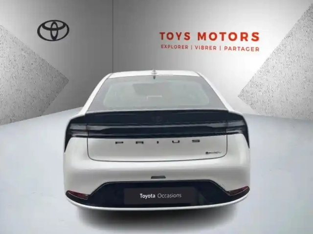 Toyota Prius hybride rechargeable 223ch design — photo 4