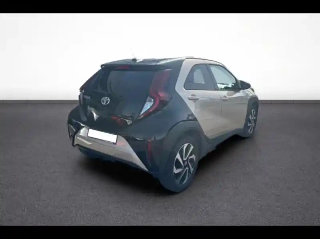 Toyota Aygo X 1.0 vvt-i 72ch design my24 — photo 6