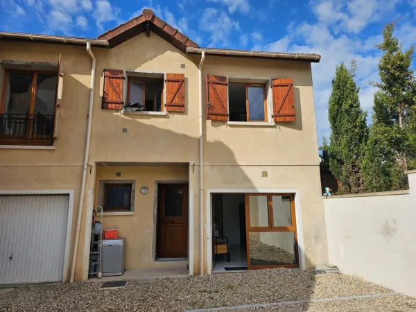 Appartement 4 pièces de 79 m2 en duplex avec parkings à vendre à CARRIERES SOUS POISSY (78)