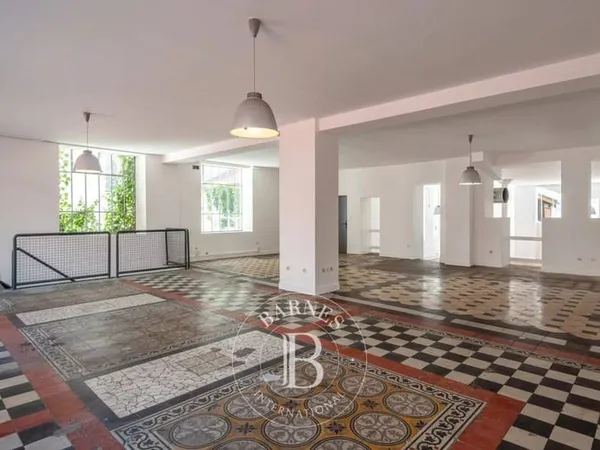 Appartement 5 pièces 244 m²