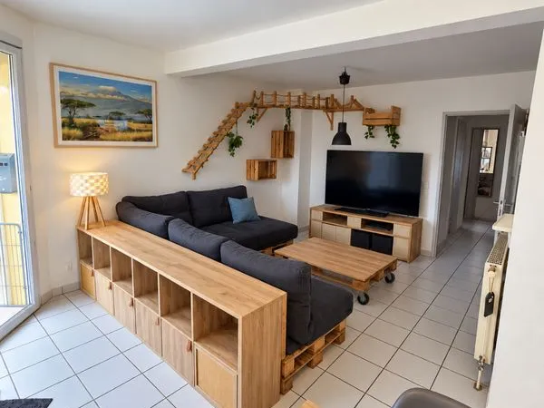 Maison 87 m² avec 3 chambres et terrasse extérieure aménagée