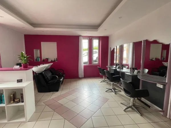 FdC Salon Coiffure avec un garage à Ceyrat