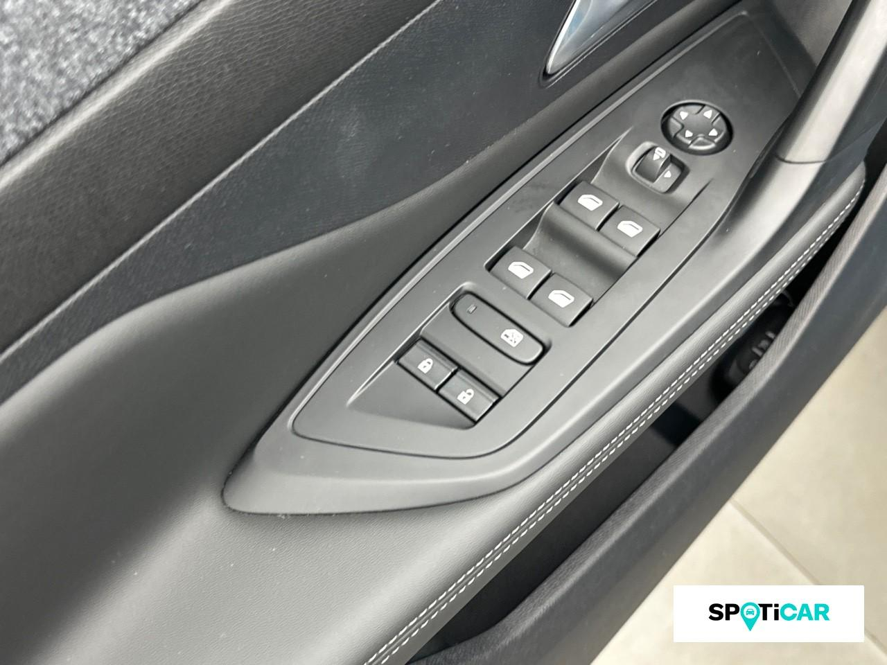 Peugeot 408 phev 225ch allure pack e-eat8 — photo 18