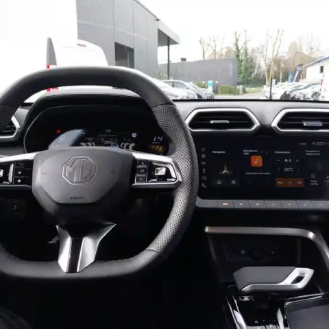 Mg Zs 1.5 l hybrid+ 197 ch — photo 28
