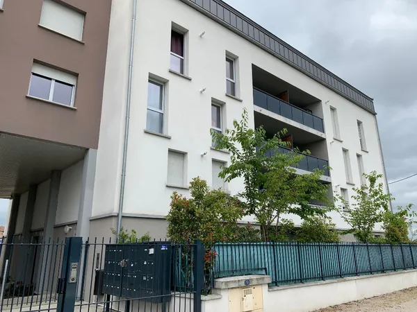 Toulouse 31100 Quartier Lardenne T2 de 42.40m²- terrasse ,parking sous sol
