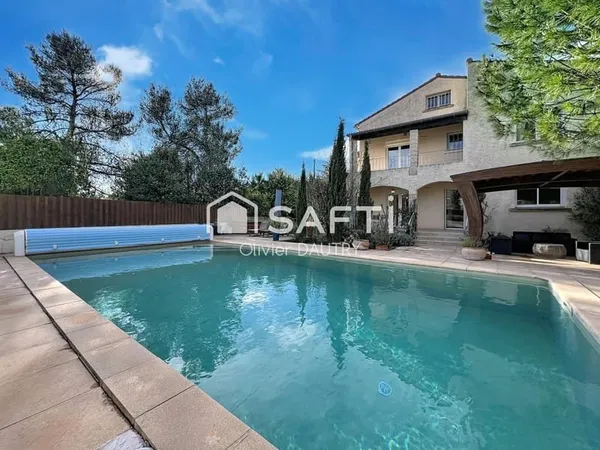 Villa rénovée 278 m² + T2 Indépendant - Fort potentiel - Piscine