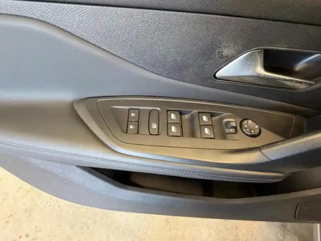 Peugeot 308 1.2 puretech 130ch s&amp;s allure — photo 13