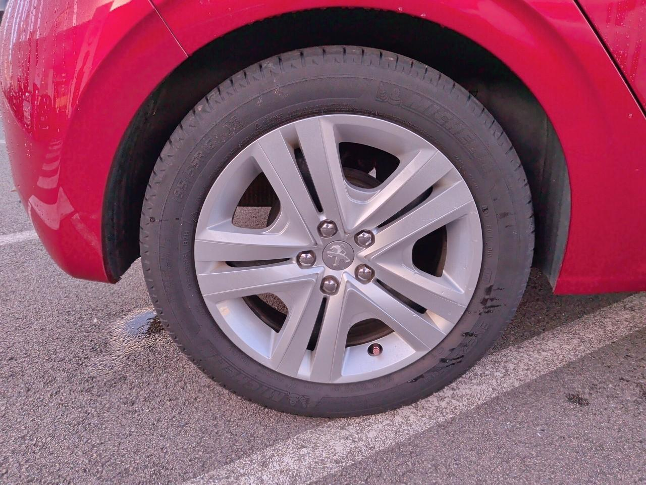 Peugeot 208 puretech 82ch s&s bvm5 signature — photo 4