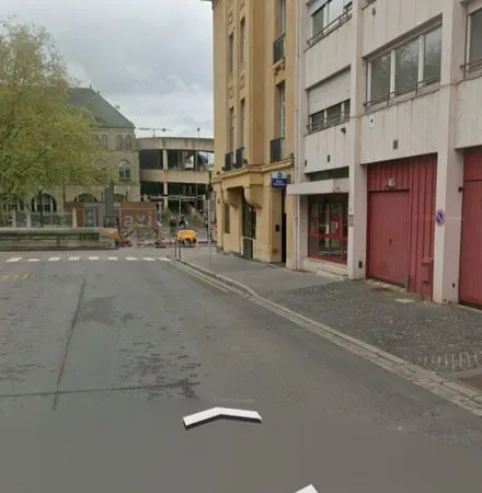 Garage face à la gare de Metz