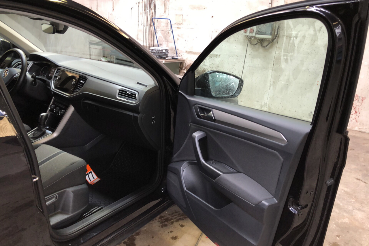 Volkswagen T-Roc 1.5 TSI EVO 150 Start/Stop DSG7 — photo 9