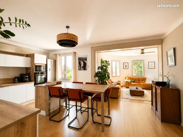 Belle maison familiale avec piscine, T2 indépendant et jardin arboré
