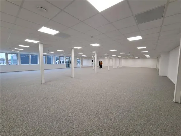Bureau 1550 m²