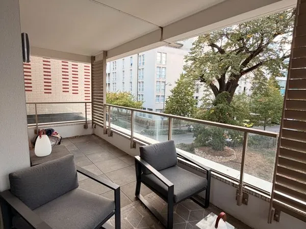 Location 2 pieces avec terrasse et prking