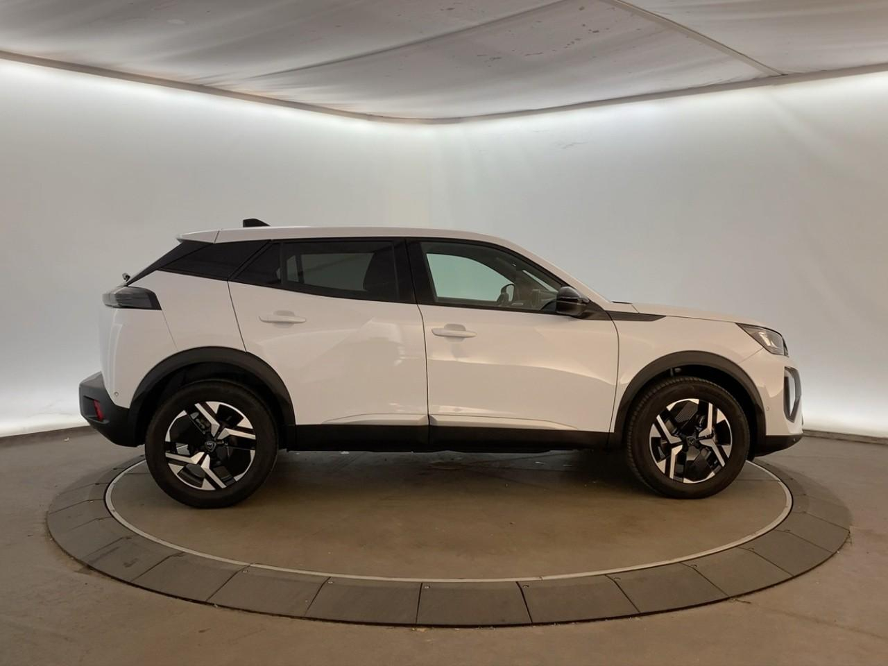 Peugeot 2008 hybrid 145 ch e-dcs6 allure — photo 4
