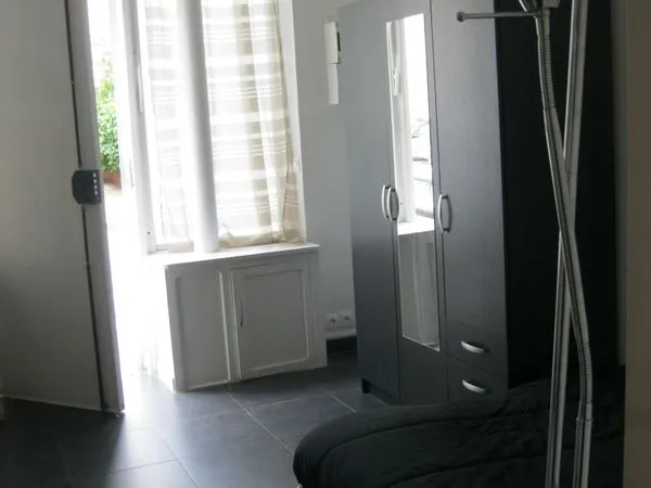 Location studio meublé et équipé avec entrée privative - Paris 14ème