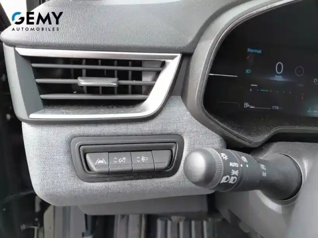 Renault Clio tce 90 — photo 13