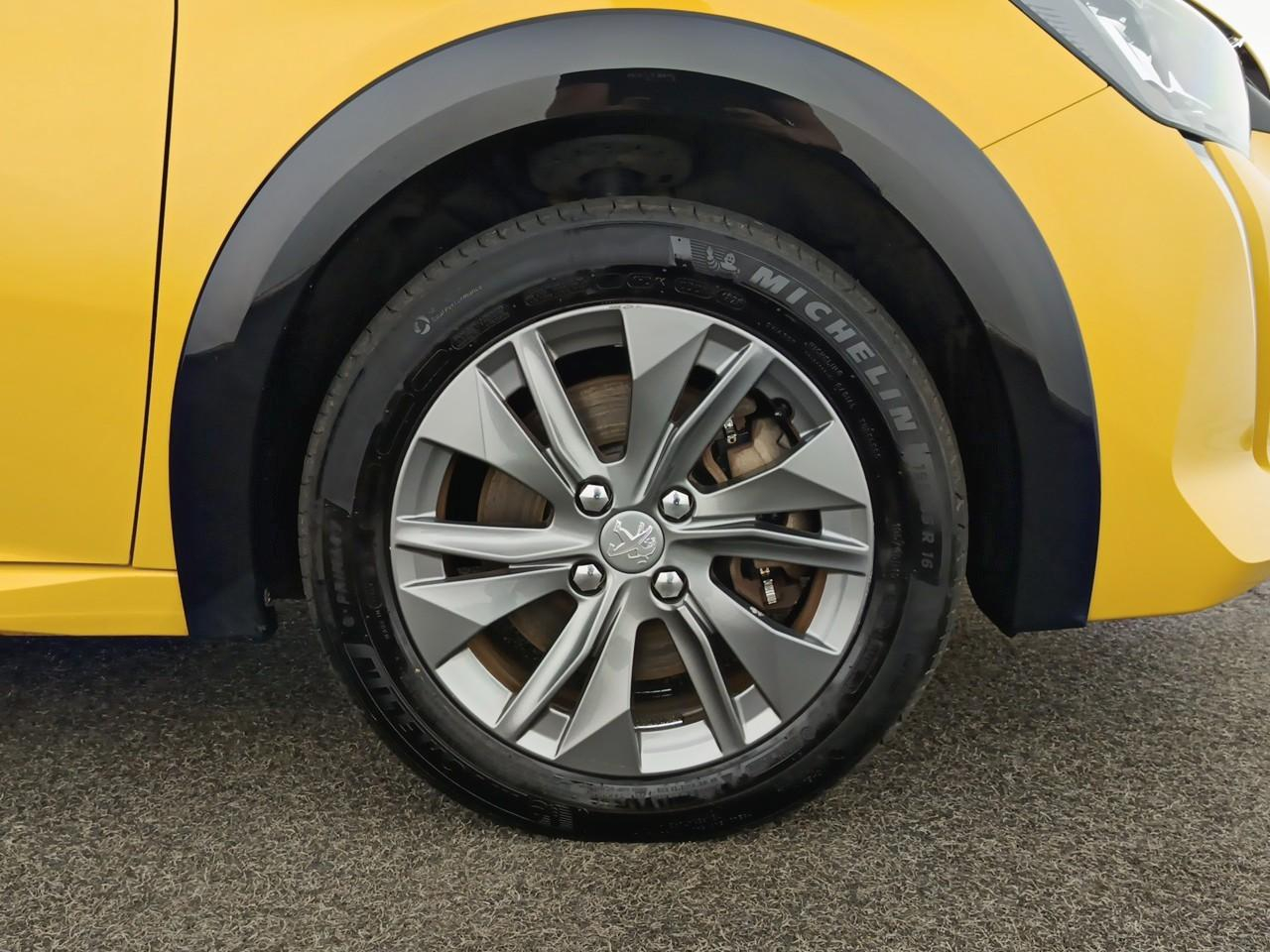 Peugeot 208 electrique 50 kwh 136ch style — photo 11