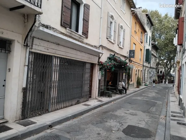 Local 37 m² + Cave 32 m